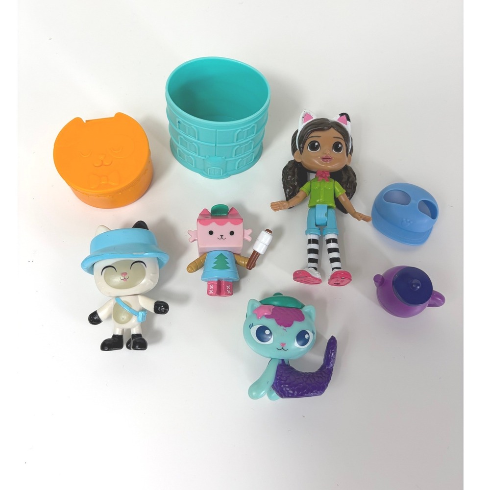 Gabby's Dollhouse Gabby And Friends With Accessories Lot